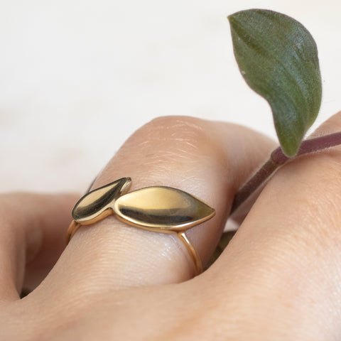 Double Leaf Ring