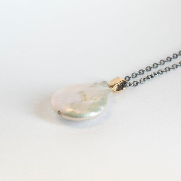 Baroque pearl necklace - 18k gold and oxidized sterling silver
