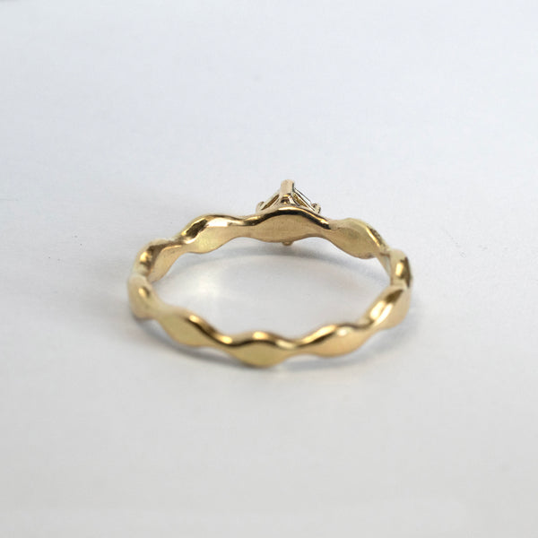 Champagne diamond wave ring - 18k gold