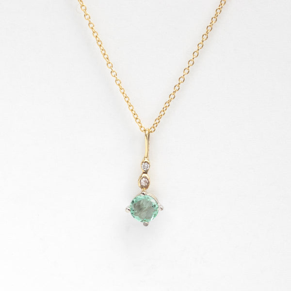 Pale emerald necklace with diamonds - 18k gold